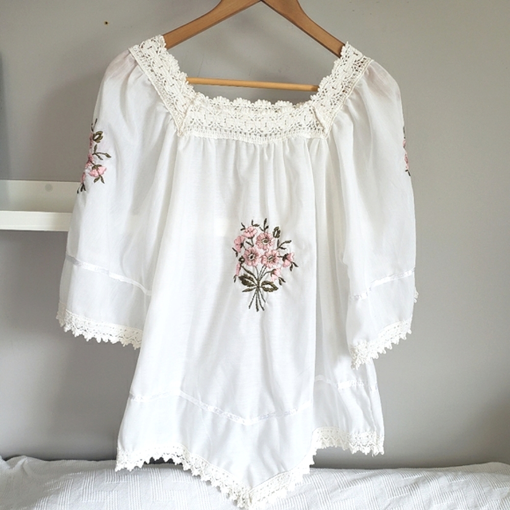 Embroidered Boho Cottagecore White Blouse Size Small